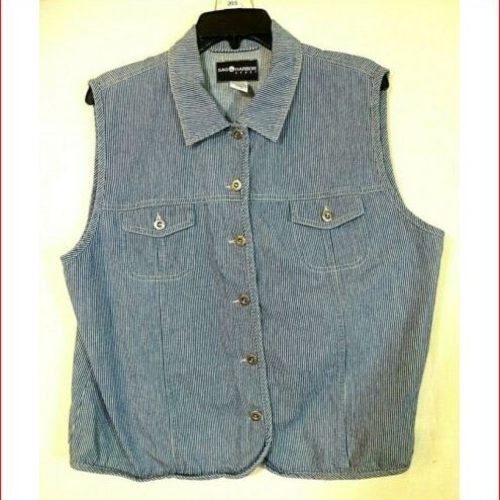 Sag Harbor Sport Sleeveless Button Down Blouse